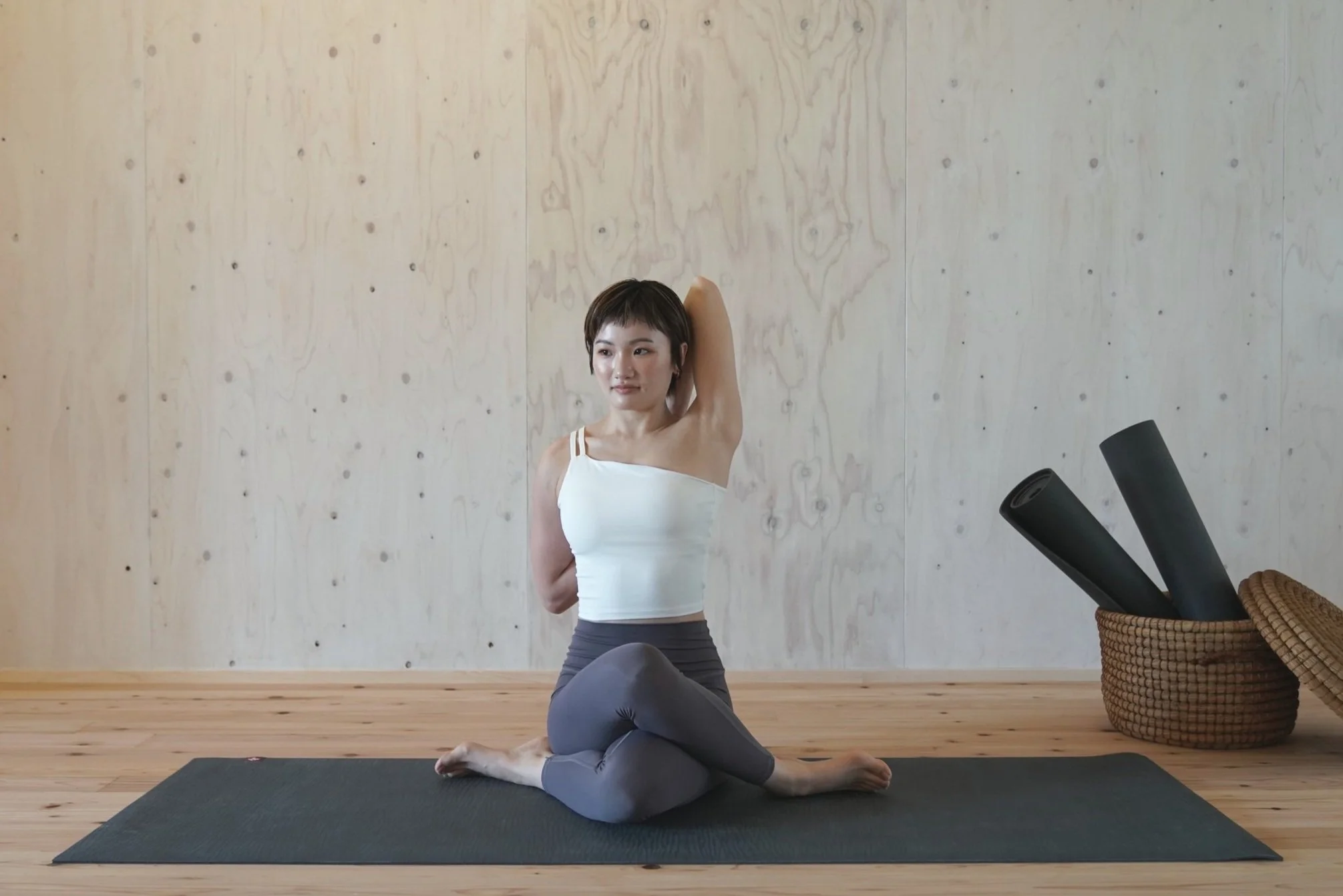 Nami Yoga Studio - Teachers - 吉村早代